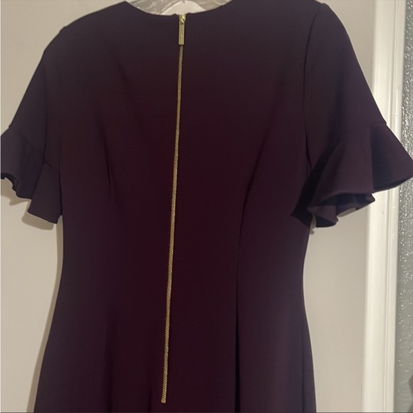 Calvin Klein Short Flutter Sleeve Exposed Zipper Sheath Dress plum purple - Picture 5 of 7